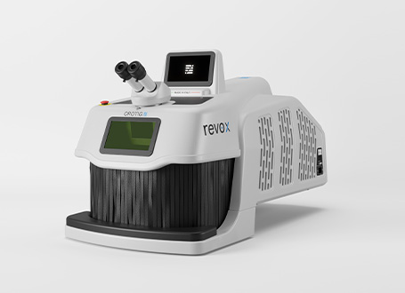 La saldatrice laser Revo X di Orotig offre la massima produttività a ciclo continuo, alta qualità e precisione.