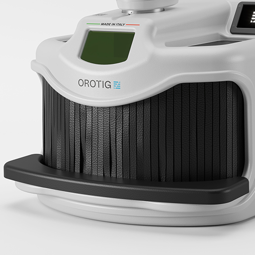 The large arm cushion and the open chamber of the Orotig' Evo White laser welder promote ergonomics and operator comfort.